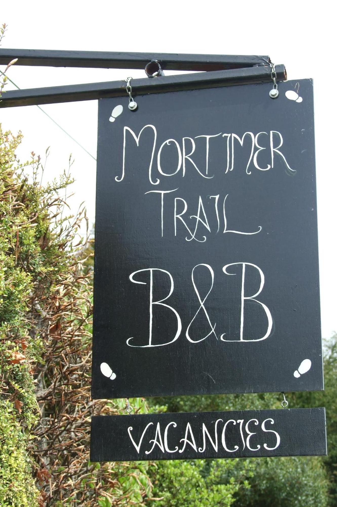 Mortimer Trail B And B Aymestrey Bagian luar foto